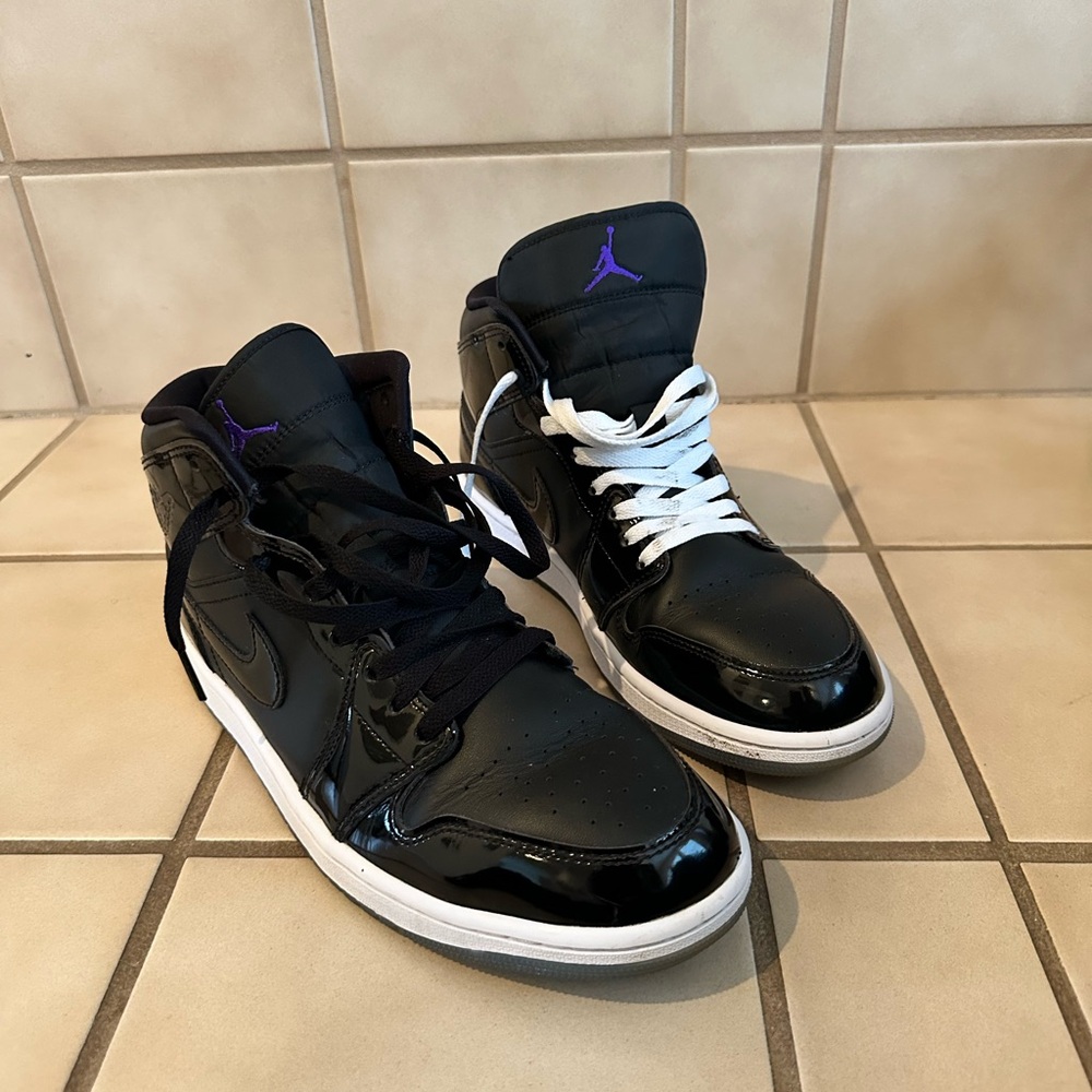 Jordan 1 Mid SE Space Jam